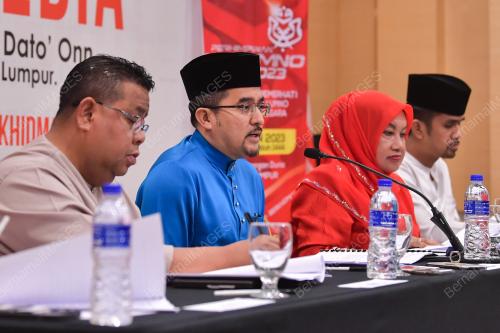 DATUK DR ASYRAF WAJDI DUSUKI
