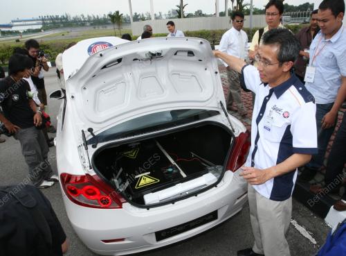 KERETA ELEKTRIK