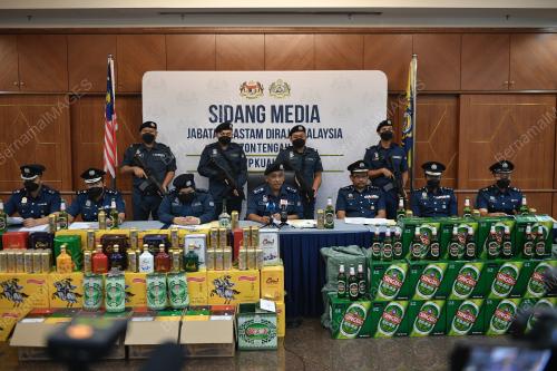 SINDIKET PENYELUDUPAN MINUMAN KERAS