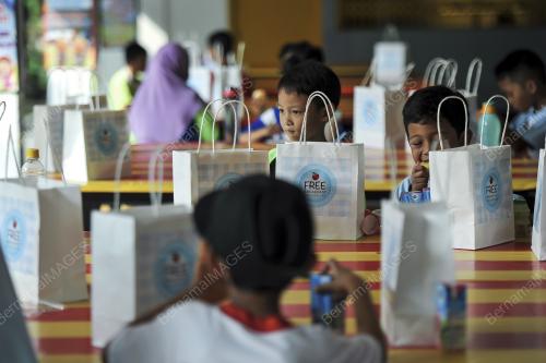 KL14_03052017_PJ_FOOD_BANK