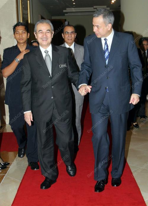 RAJA DR NAZRIN SHAH