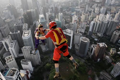KL14_03102016_BASE_JUMP_KL