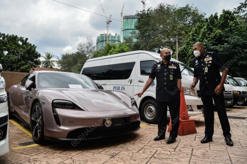 DATUK MOHD KAMARUDIN MD DIN