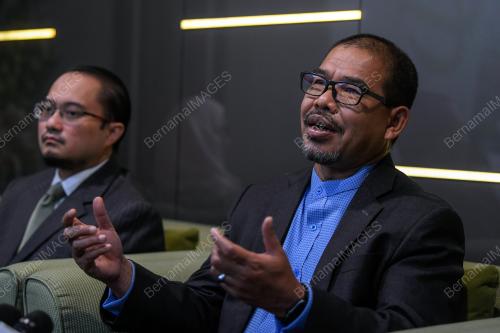 DATUK NIK MOHD HASYUDEEN YUSOFF