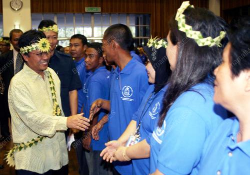 MOHD SHAFIE APDAL