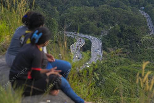 TINJAUAN ALIRAN TRAFIK