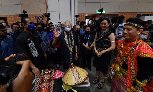 DATUK SERI ISMAIL SABRI YAAKOB