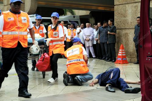 PERKHIDMATAN KESIHATAN