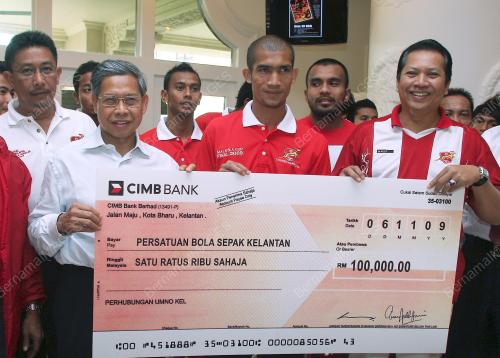 MUSTAPA MOHAMAD