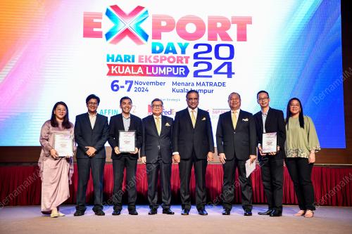 DATUK SERI REEZAL MERICAN NAINA MERICAN