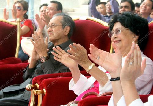TUN MAHATHIR MOHAMAD