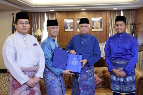 DATUK SERI ISMAIL SABRI YAAKOB