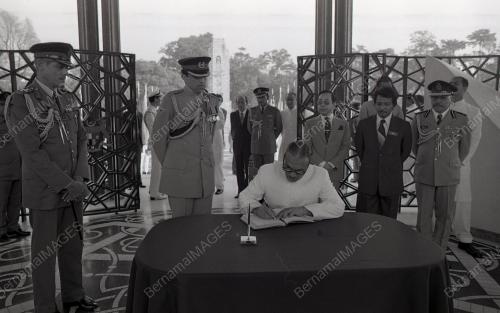 PRESIDEN PAKISTAN MUHAMMAD ZIA-UL-HAQ