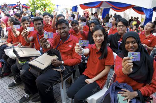 KL14_08022015_PELANCARAN