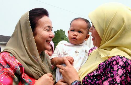 DATIN SERI ROSMAH MANSOR