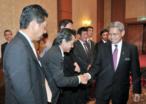 DATUK SERI MUSTAPA MOHAMAD