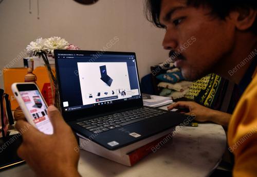 TINJAUAN SKIM PINJAMAN KOMPUTER RIBA IPT