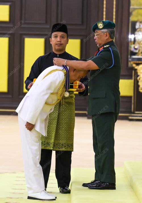 AL-SULTAN ABDULLAH RI'AYATUDDIN AL-MUSTAFA BILLAH SHAH