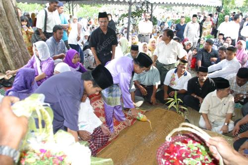 PUAN SRI HAZIZAH TUMIN