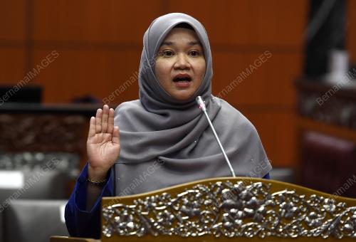 SENATOR FADHLINA DATUK SIDEK