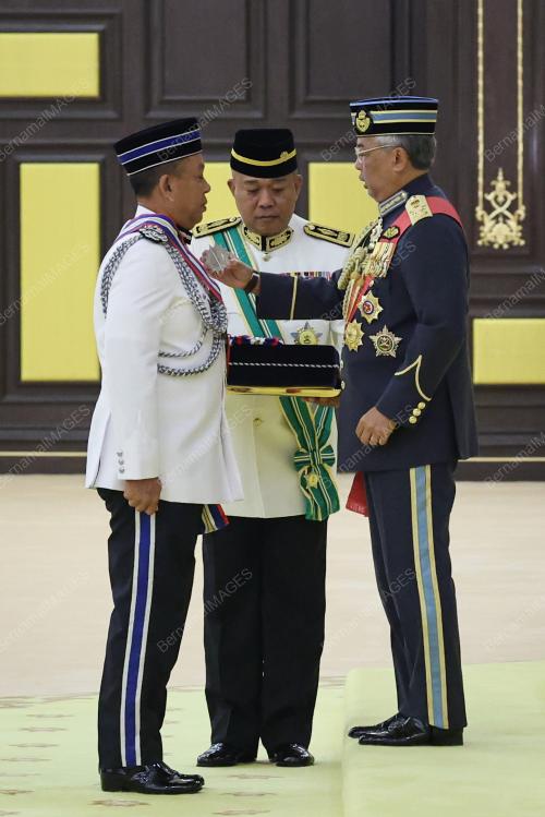 AL-SULTAN ABDULLAH RI'AYATUDDIN AL-MUSTAFA BILLAH SHAH