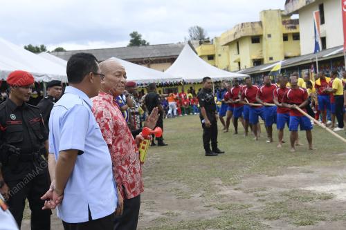 TAN SRI AZMAN HASHIM