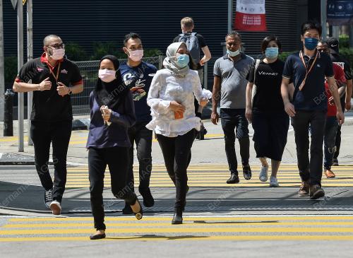TINJAUAN PELITUP MUKA TEMPAT AWAM