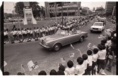 PERARAKAN KERETA DI RAJA