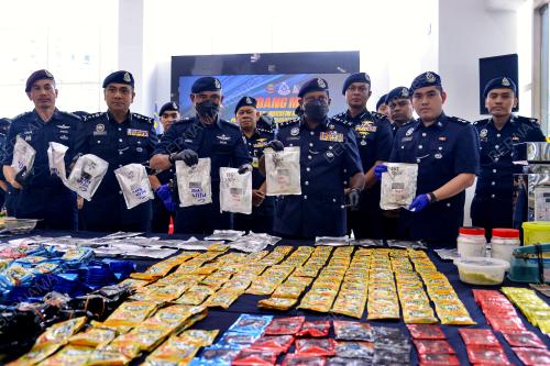 DATUK HUSSEIN OMAR KHAN