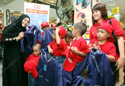 AM BANK SUMBANGAN KEPADA ANAK YATIM
