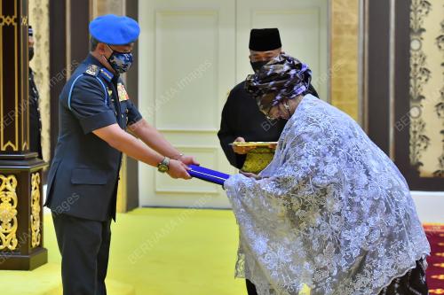 AL-SULTAN ABDULLAH RI'AYATUDDIN AL-MUSTAFA BILLAH SHAH