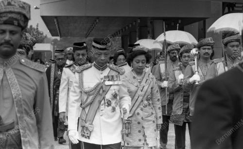 KL14_11032015_AGONG_RASMI