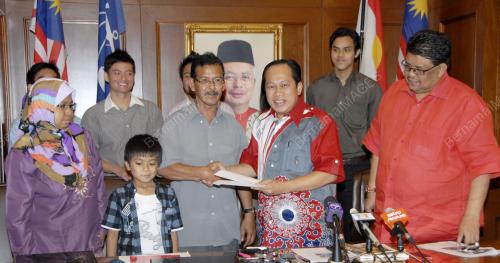 DATUK AHMAD MASLAN