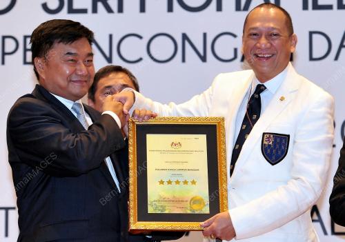 KL14_11082014_TOURISM