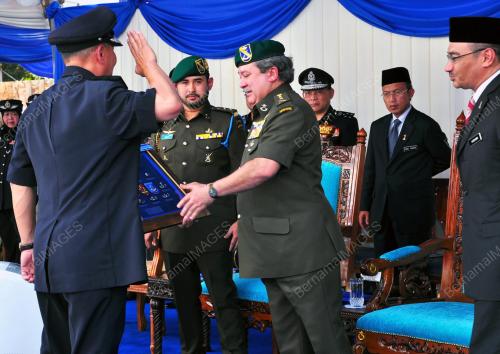 DERMA KURNIA MOTOSIKAL DAN MOTOKAR KEPADA PDRM