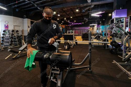 SANITASI DAN PEMBERSIHAN GIMNASIUM BAGI PEMATUHAN SOP