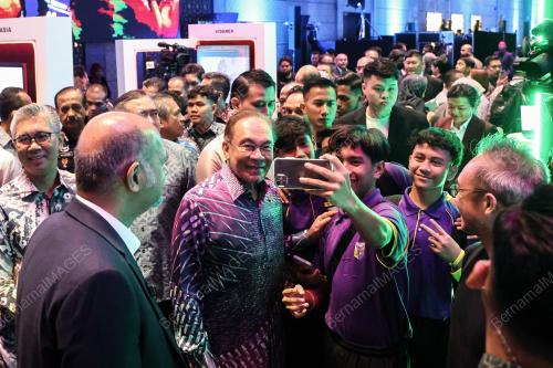 DATUK SERI ANWAR IBRAHIM