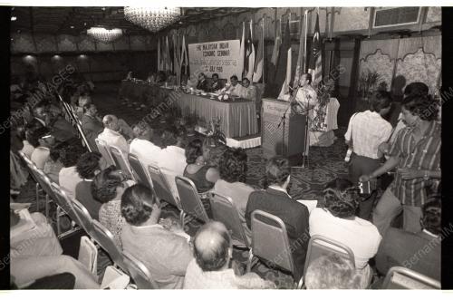 SEMINAR EKONOMI MIC
