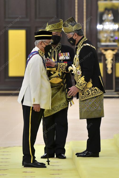 AL-SULTAN ABDULLAH RI'AYATUDDIN AL-MUSTAFA BILLAH SHAH