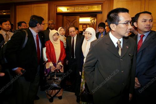 WAN AZIZAH ISMAIL