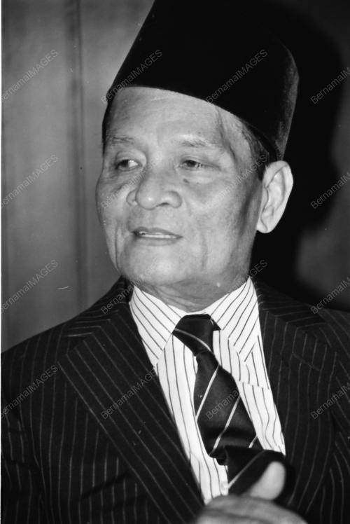 Datu Mustapha angkat sumpah