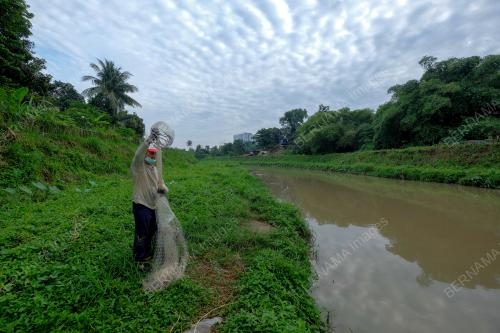KL14_14082021_NELAYAN_BANDAR