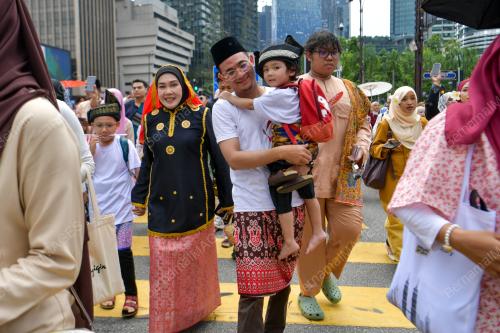 KERETAPI SARONG 2024