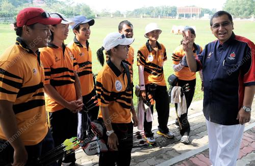 DATUK NAIM MOHAMAD