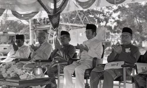 MAHATHIR MOHAMAD