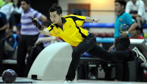 KL14_15032012_BOWLING