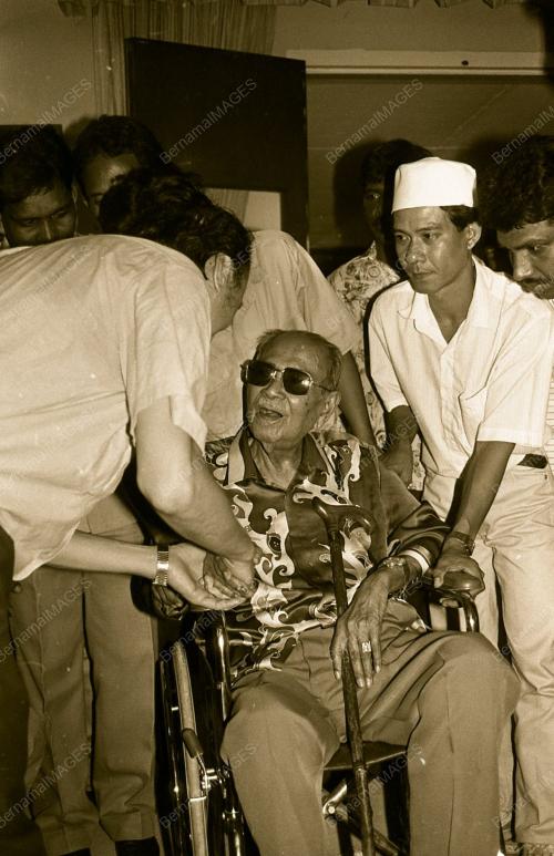 TUNKU ABDUL RAHMAN MESYUARATPERSETUJUAN PEMIMPIN
