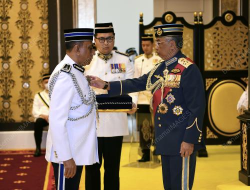AL-SULTAN ABDULLAH RI'AYATUDDIN AL-MUSTAFA BILLAH SHAH