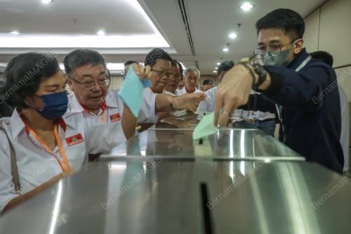 PEMILIHAN NASIONAL PARTI GERAKAN