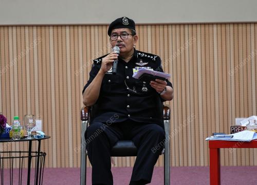 DATUK SERI MAZLAN LAZIM